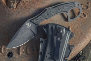 This fixed blade knife is a concealable and convenient, the hard plastic sheath rests inside of your pocket and clips to your pants.