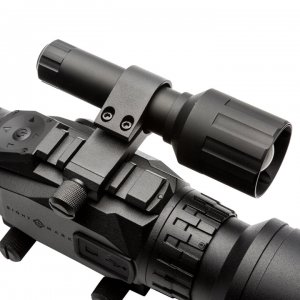 Hunt with an advanced 1920x1080 HD sensor, providing full-color clarity in daytime.